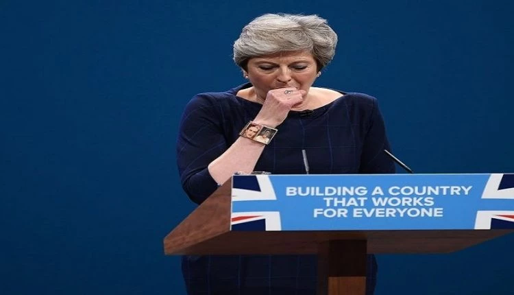 Το μυστικό που κρύβεται πίσω από το βραχιόλι της Τερέζα Μέι και αφορά το Brexit